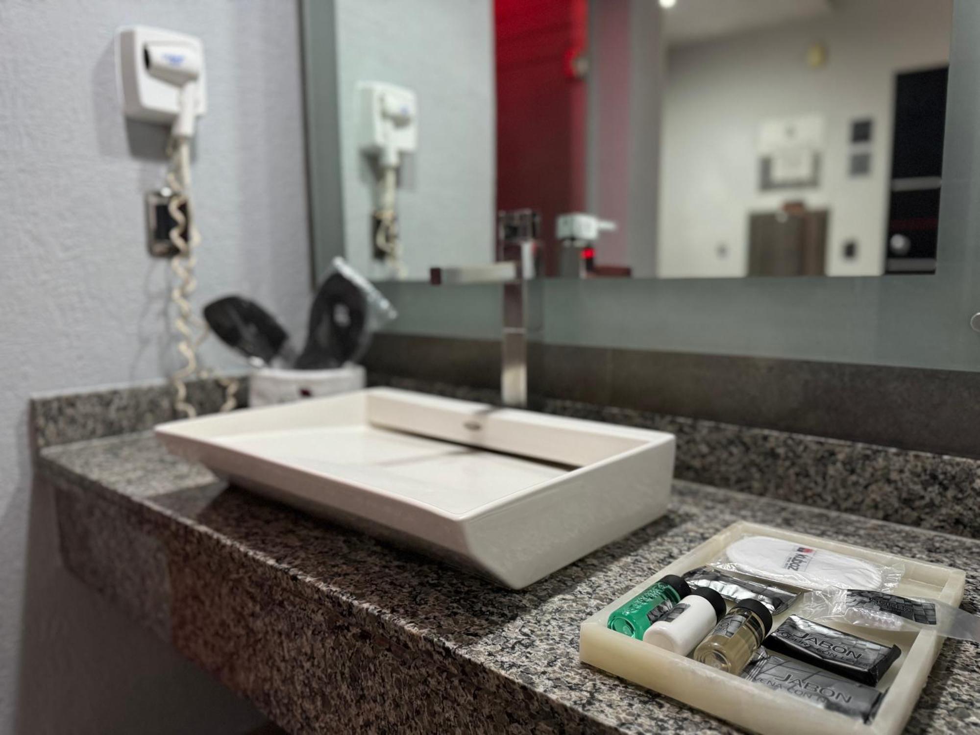 Kuboz Motor Hotel Zapopan Eksteriør bilde