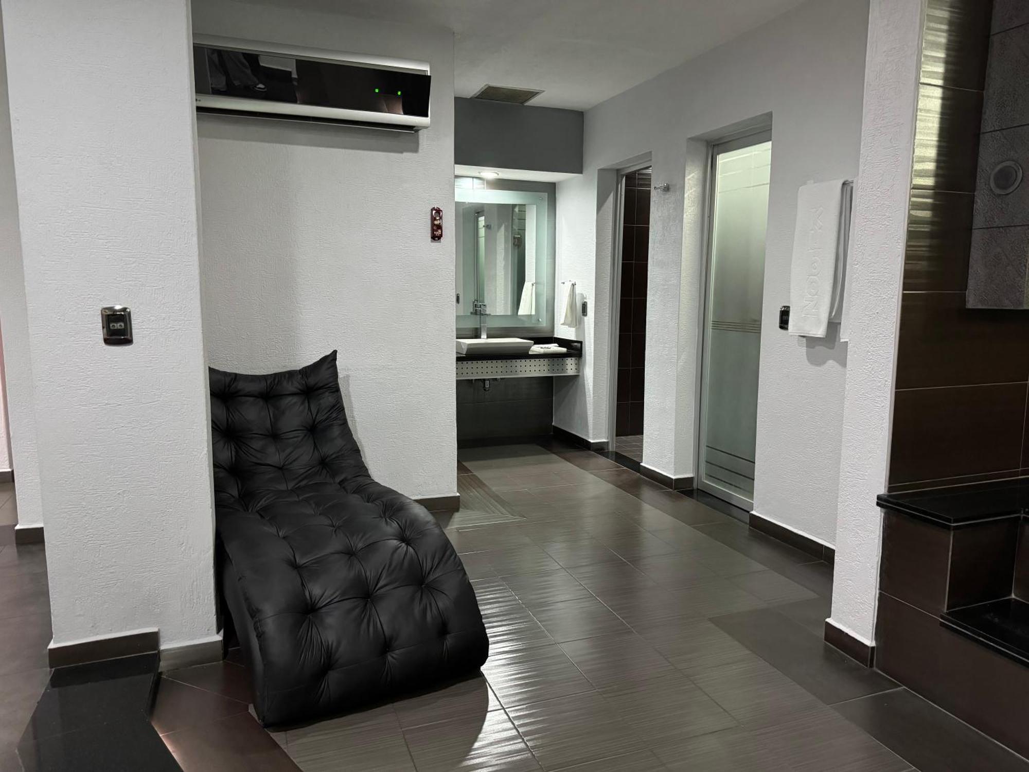 Kuboz Motor Hotel Zapopan Eksteriør bilde