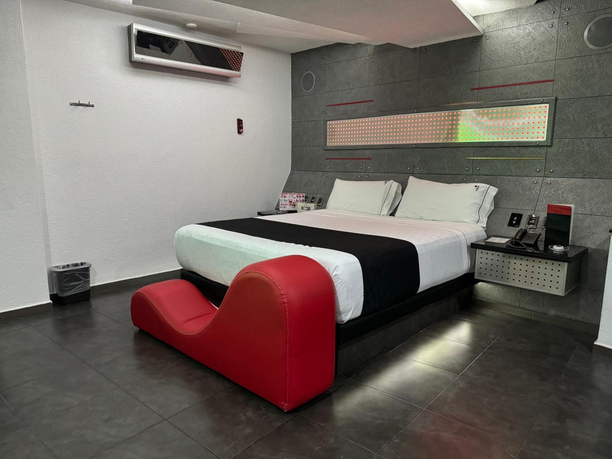 Kuboz Motor Hotel Zapopan Eksteriør bilde
