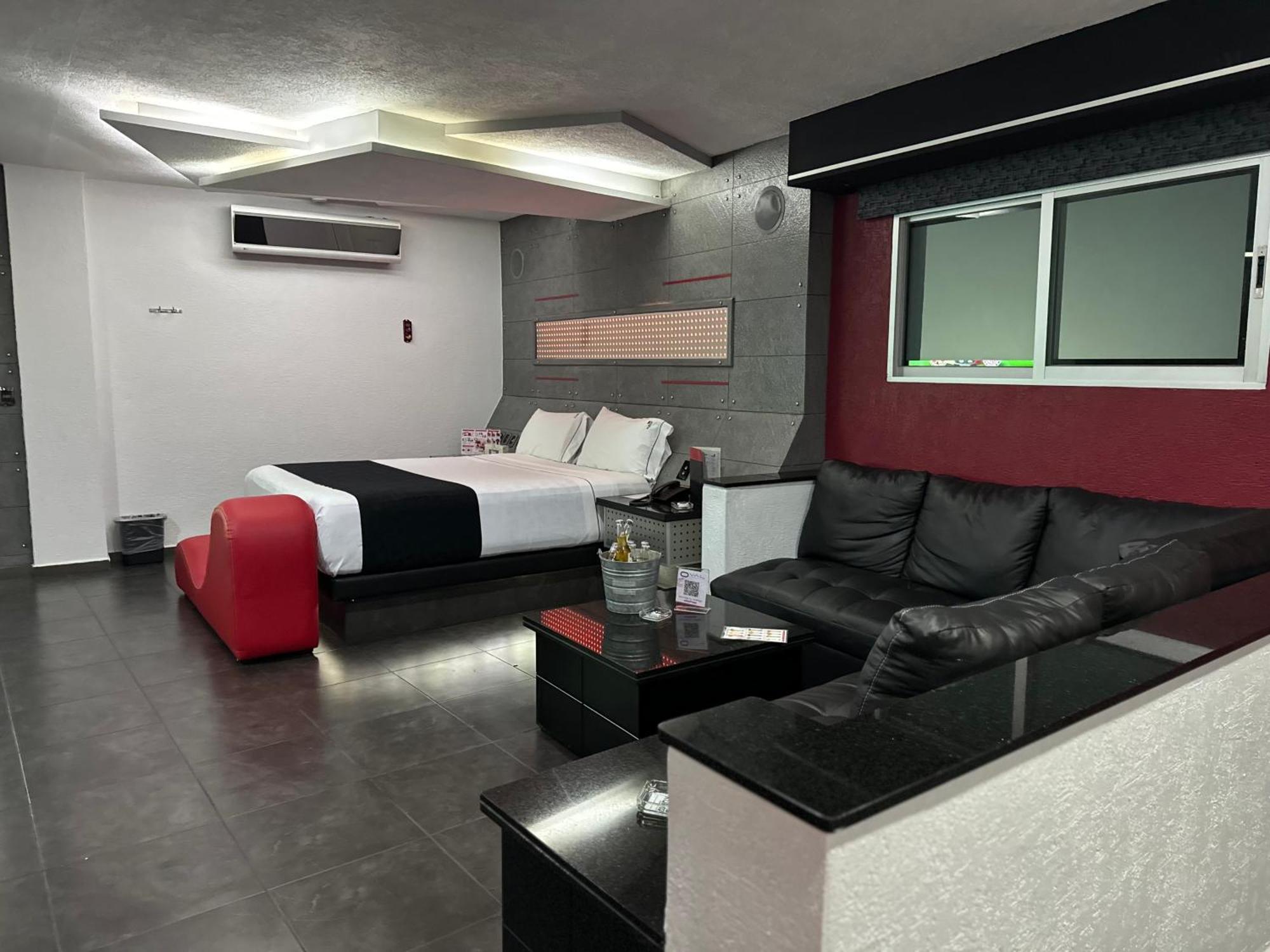 Kuboz Motor Hotel Zapopan Eksteriør bilde